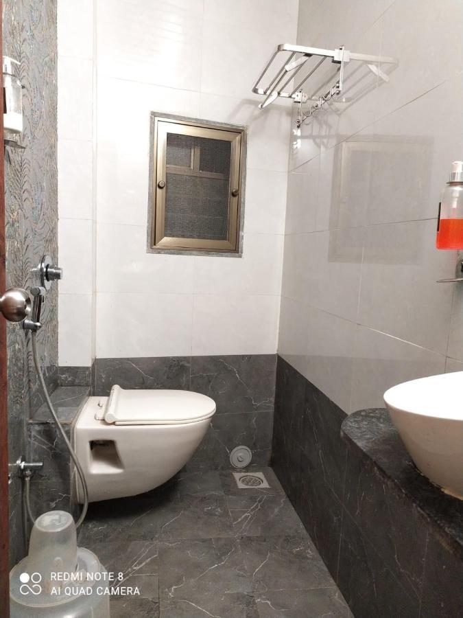 U Life Hotel Mumbai Luaran gambar