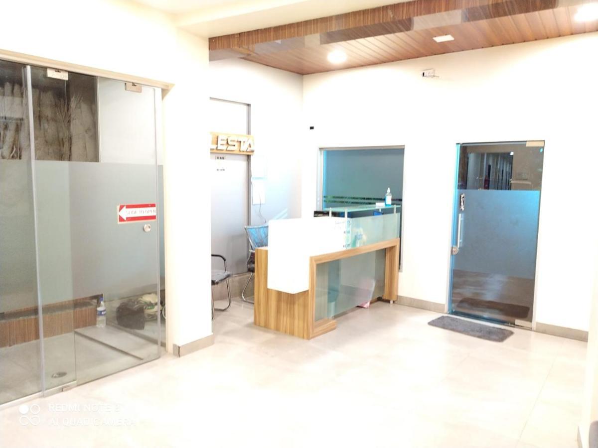 U Life Hotel Mumbai Luaran gambar