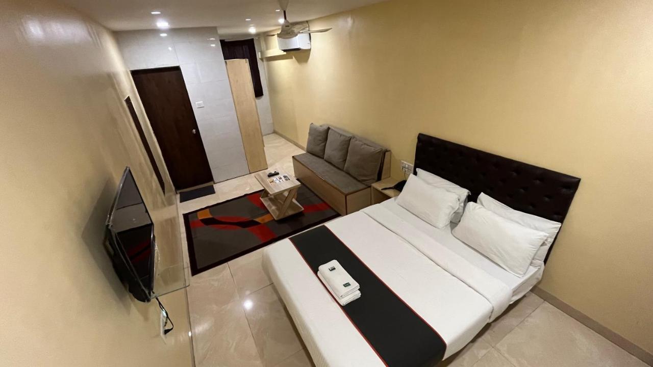 U Life Hotel Mumbai Luaran gambar